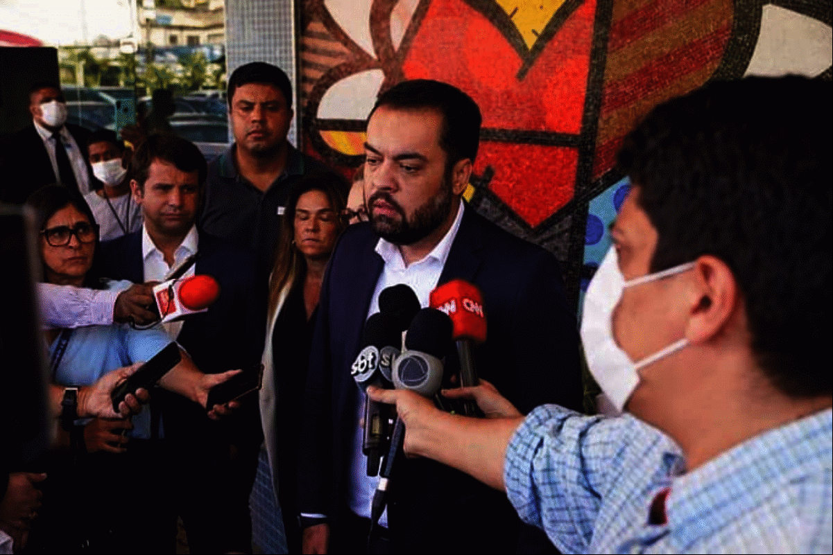 Cláudio Castro visita Hospital da Mulher